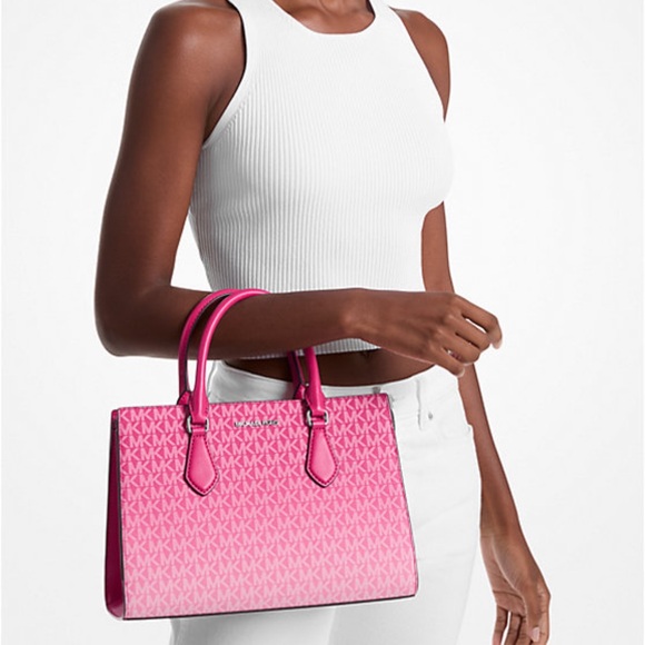 Michael Kors Sheila Medium Ombré Signature Logo Satchel
DRAGONFRUIT
NWT - Picture 3 of 16